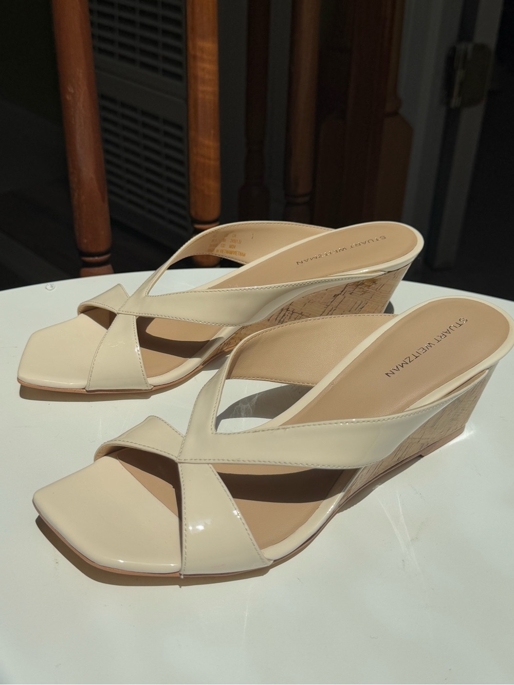 Stuart Weitzman  Miami Cream Patent Leather Wedge Sandals size 8 H41N3